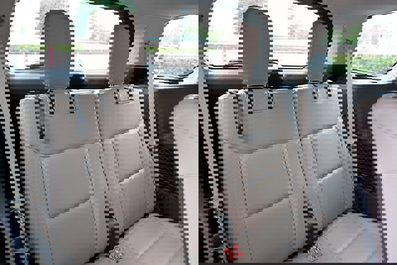 Used 2023 Ford Explorer XLT w/ Equipment Group 202A image 13