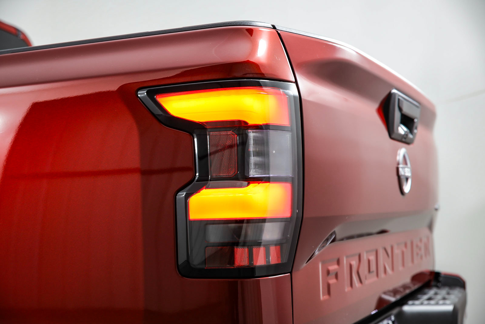 New 2025 Nissan Frontier SV w/ SV Convenience Package AWD/4WD image 8