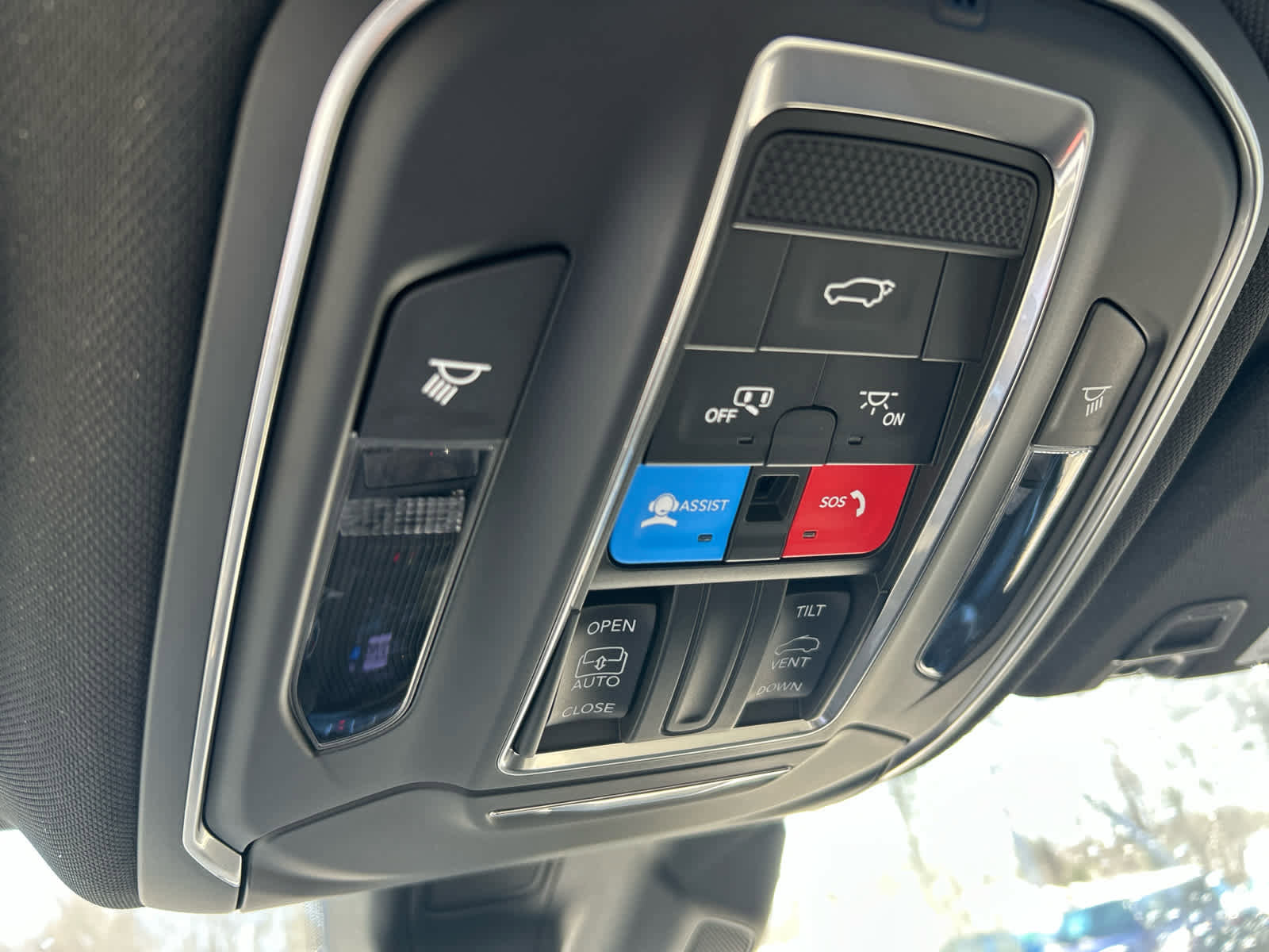 Used 2025 Jeep Grand Cherokee Altitude image 33