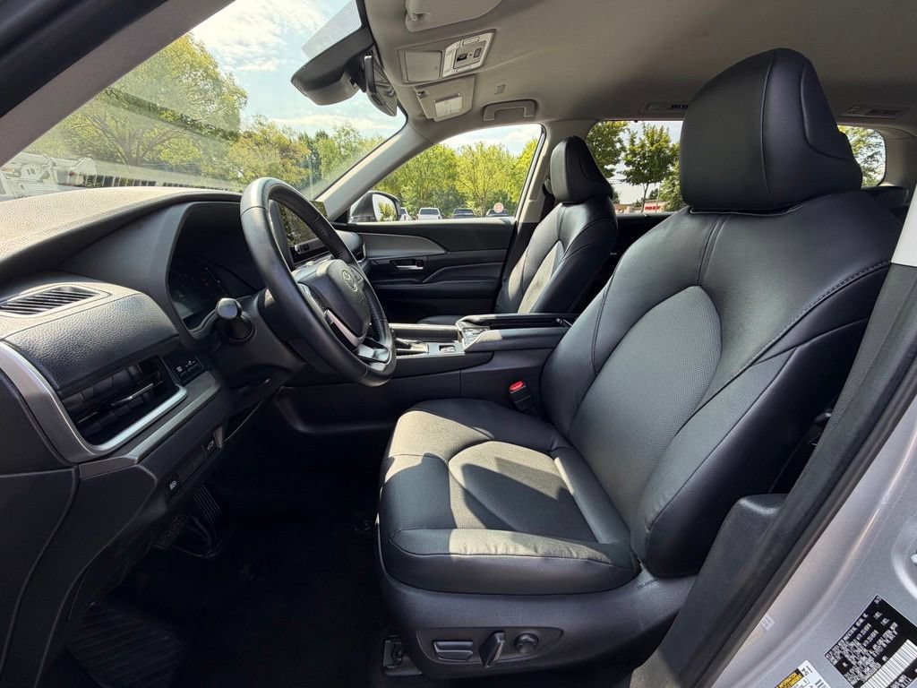 Used 2025 Toyota Grand Highlander AWD image 27