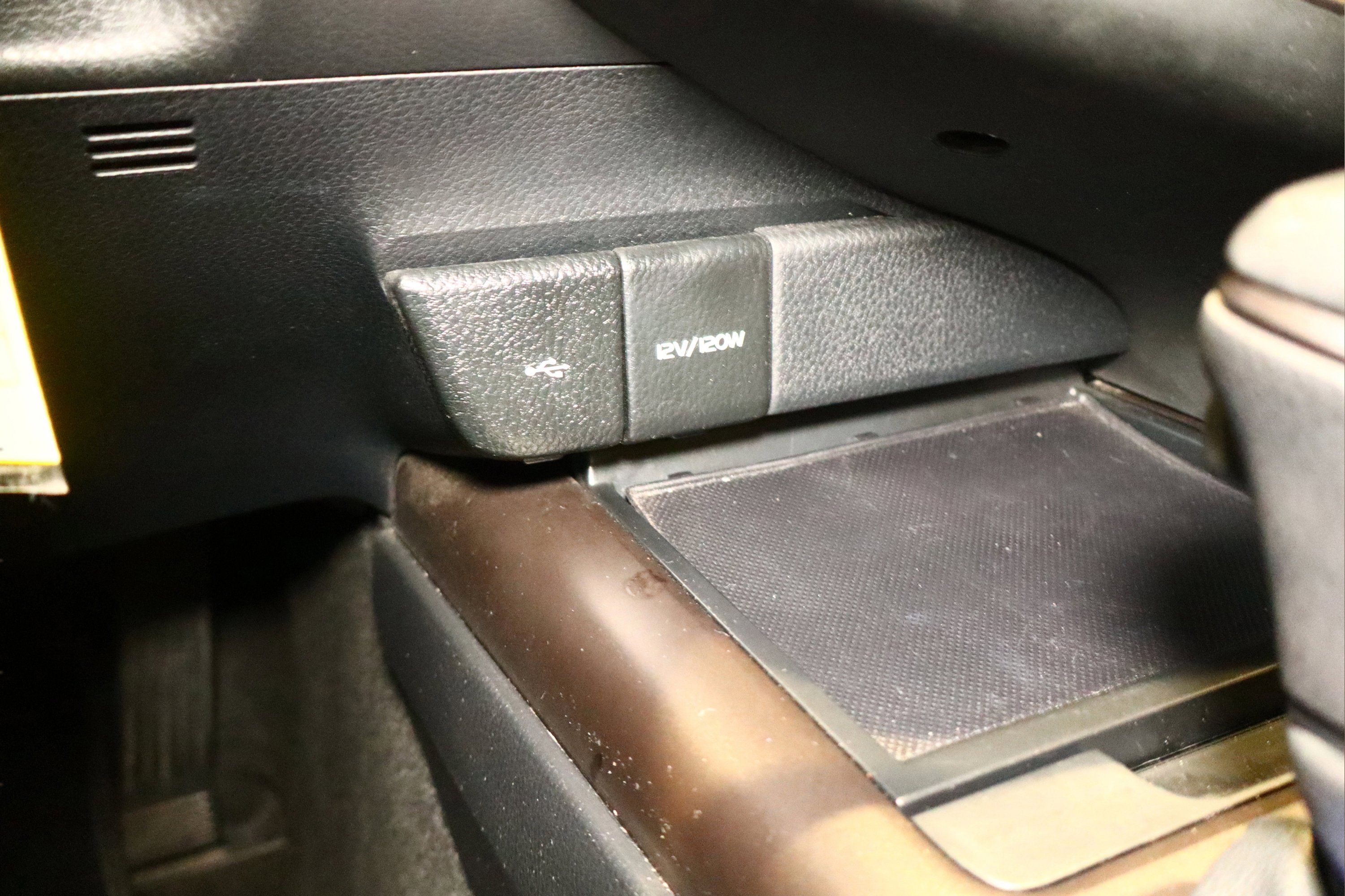 Used 2024 Toyota Camry SE image 25