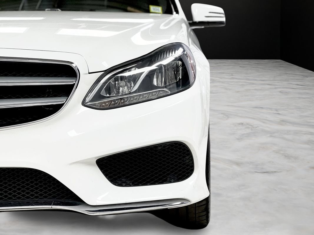 Used 2016 Mercedes-Benz E 400 4MATIC Sedan image 9