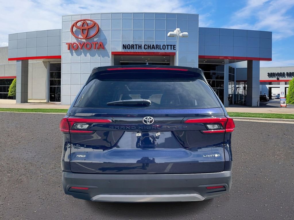 Used 2024 Toyota Grand Highlander AWD image 7