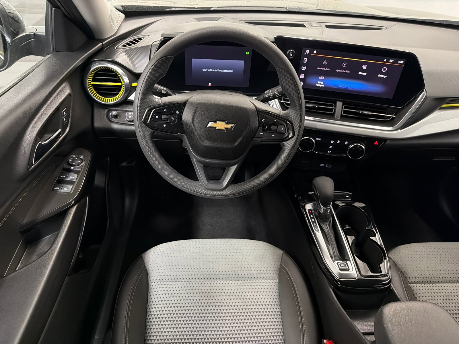 Used 2024 Chevrolet Trax LT image 18