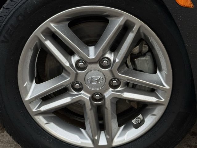 Used 2023 Hyundai Kona SE image 7