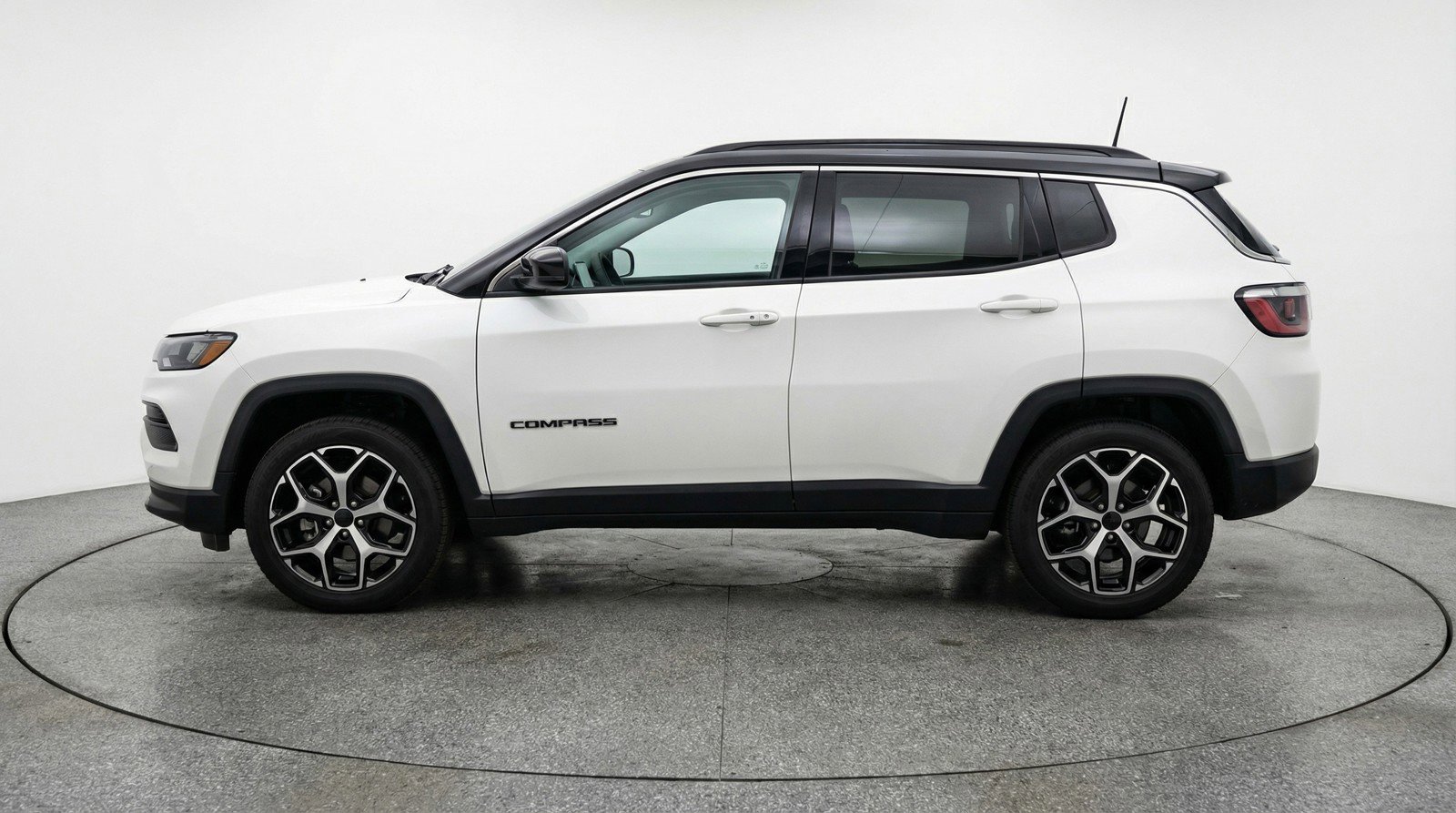 Used 2025 Jeep Compass Limited image 5