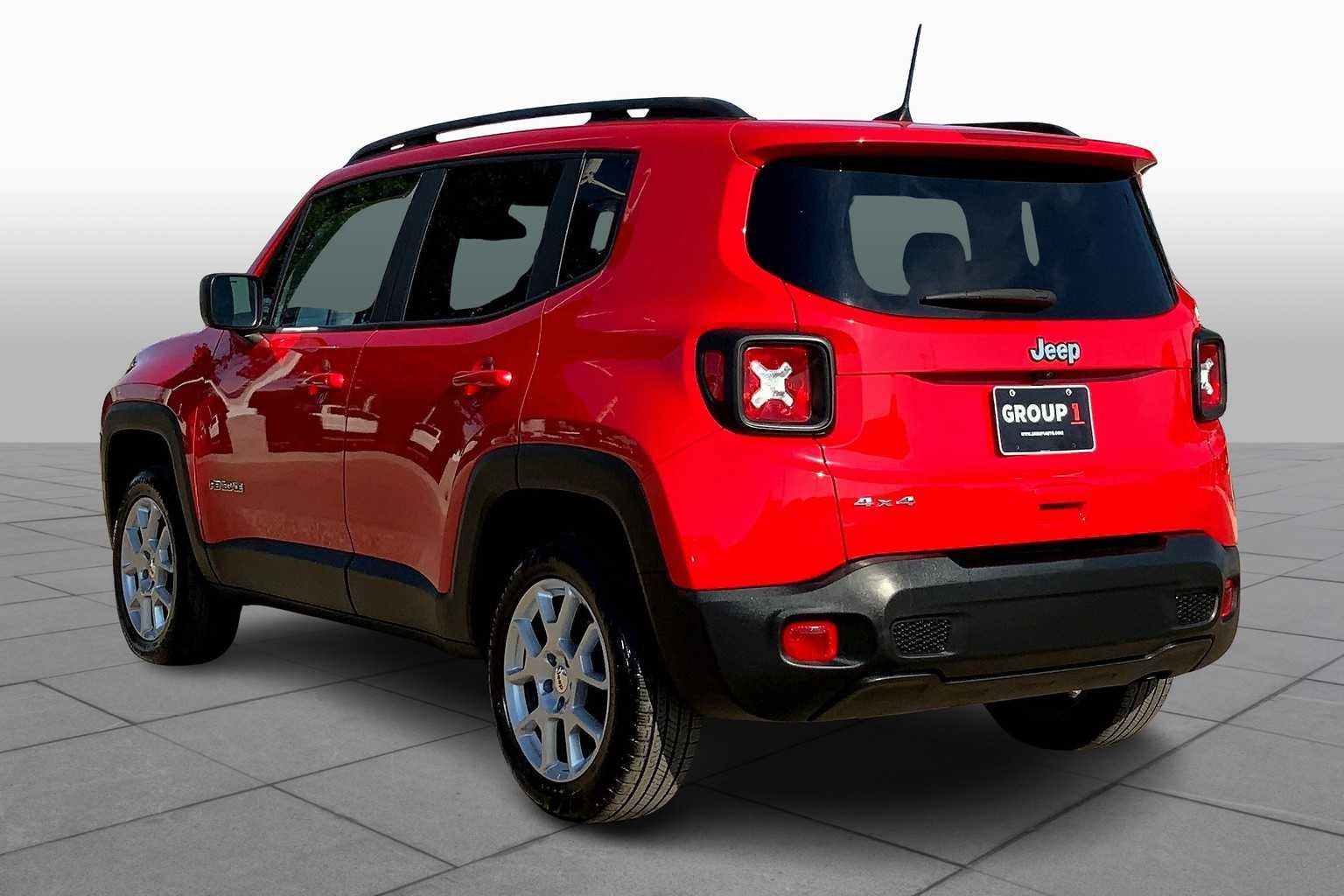 Used 2023 Jeep Renegade Latitude w/ Premium Group image 11
