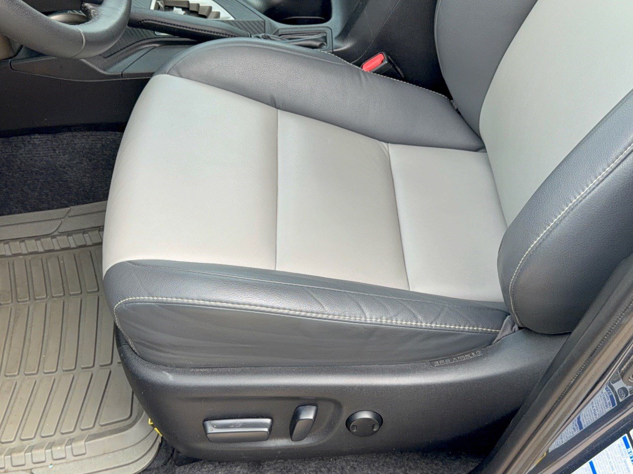Used 2014 Toyota RAV4 Limited AWD/4WD image 16