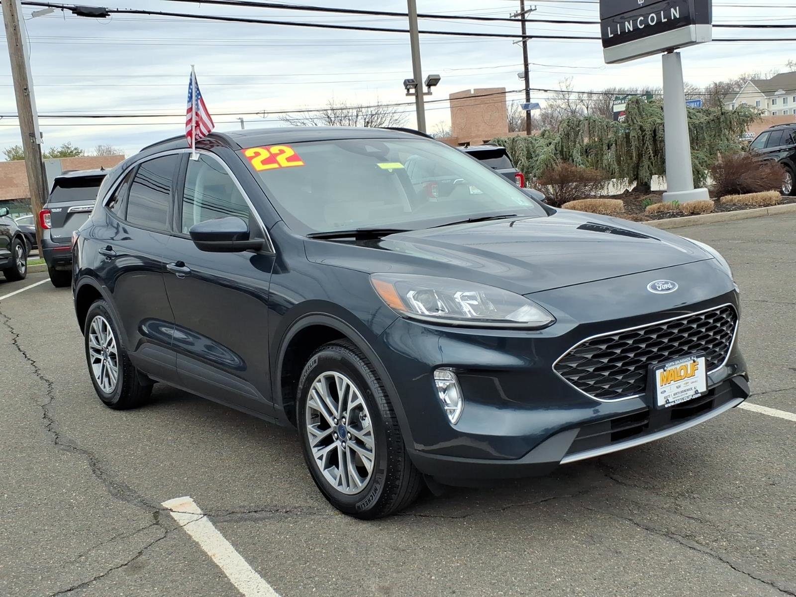 Certified 2022 Ford Escape SEL AWD/4WD image 1