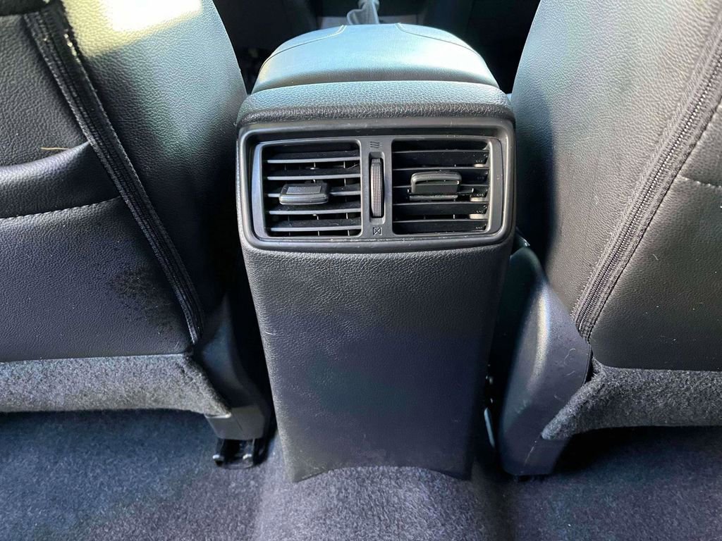 Used 2017 Nissan Rogue SL w/ SL Premium Package image 4