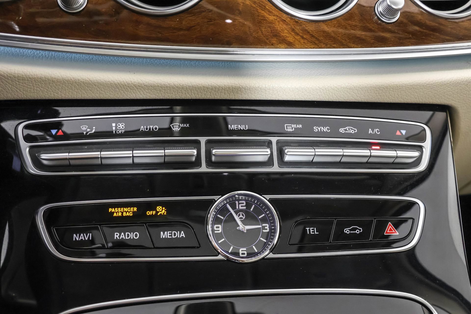 Used 2018 Mercedes-Benz E 300 4MATIC image 30