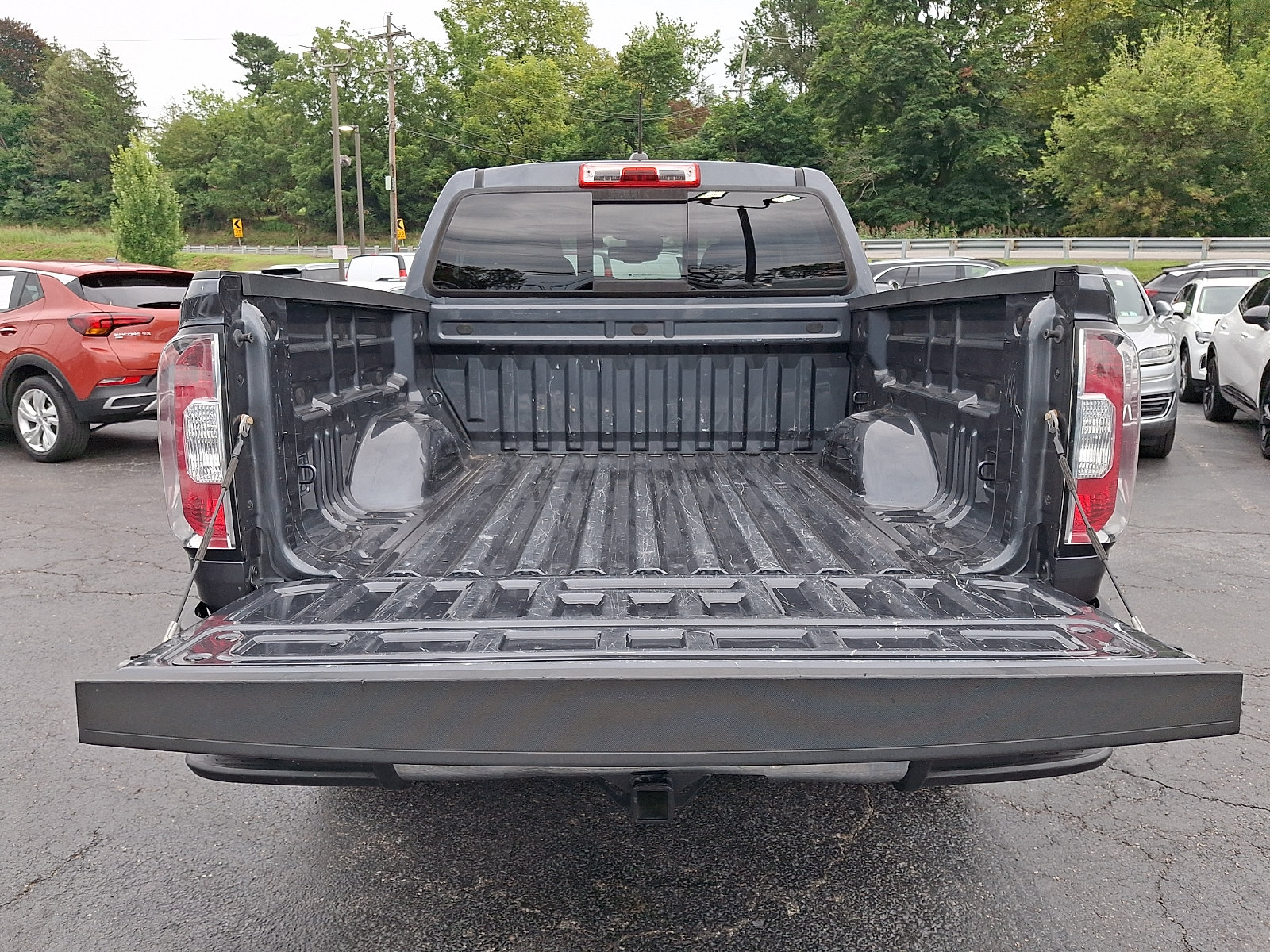 Used 2017 GMC Canyon SLE w/ SLE Convenience Package AWD/4WD image 28