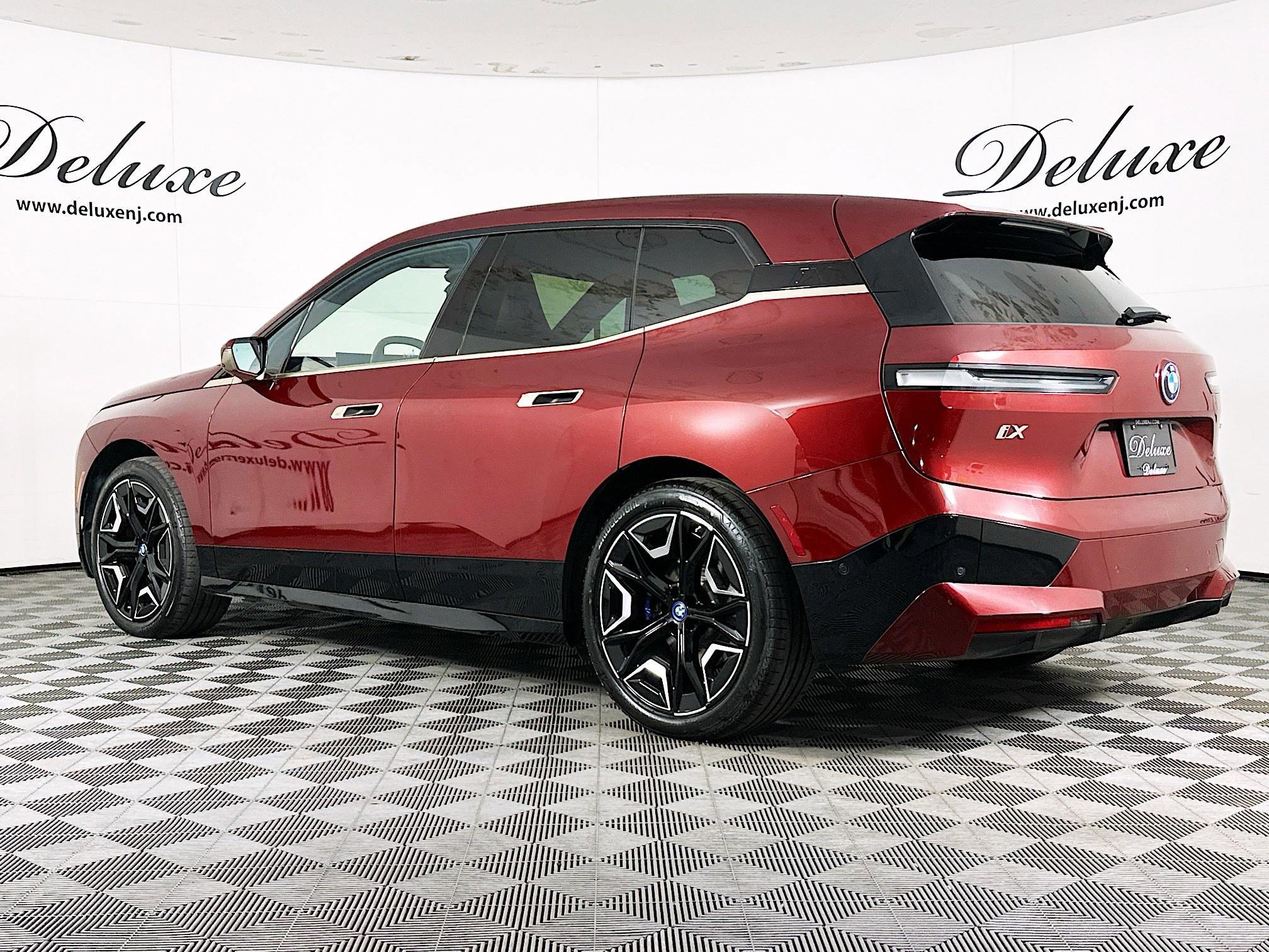 Used 2023 BMW iX xDrive50 w/ Ultimate Package 2 image 4