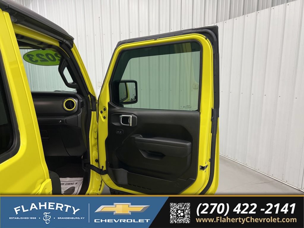 Used 2023 Jeep Gladiator Sport AWD/4WD image 14