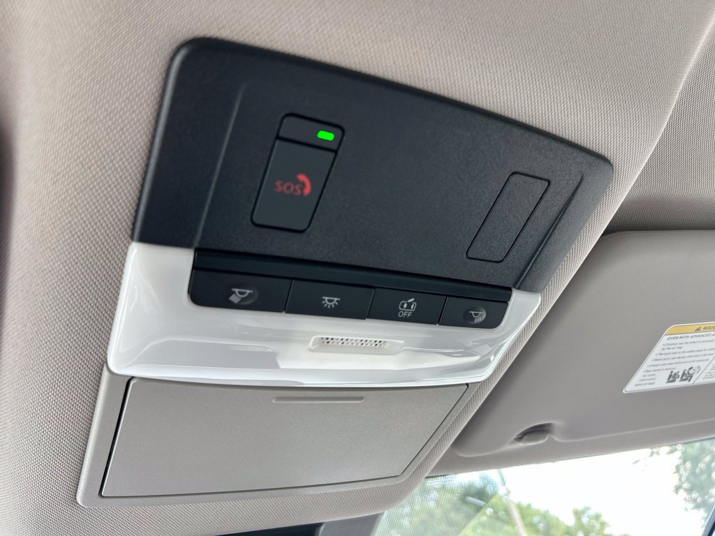 Certified 2025 Nissan Rogue SL FWD image 40