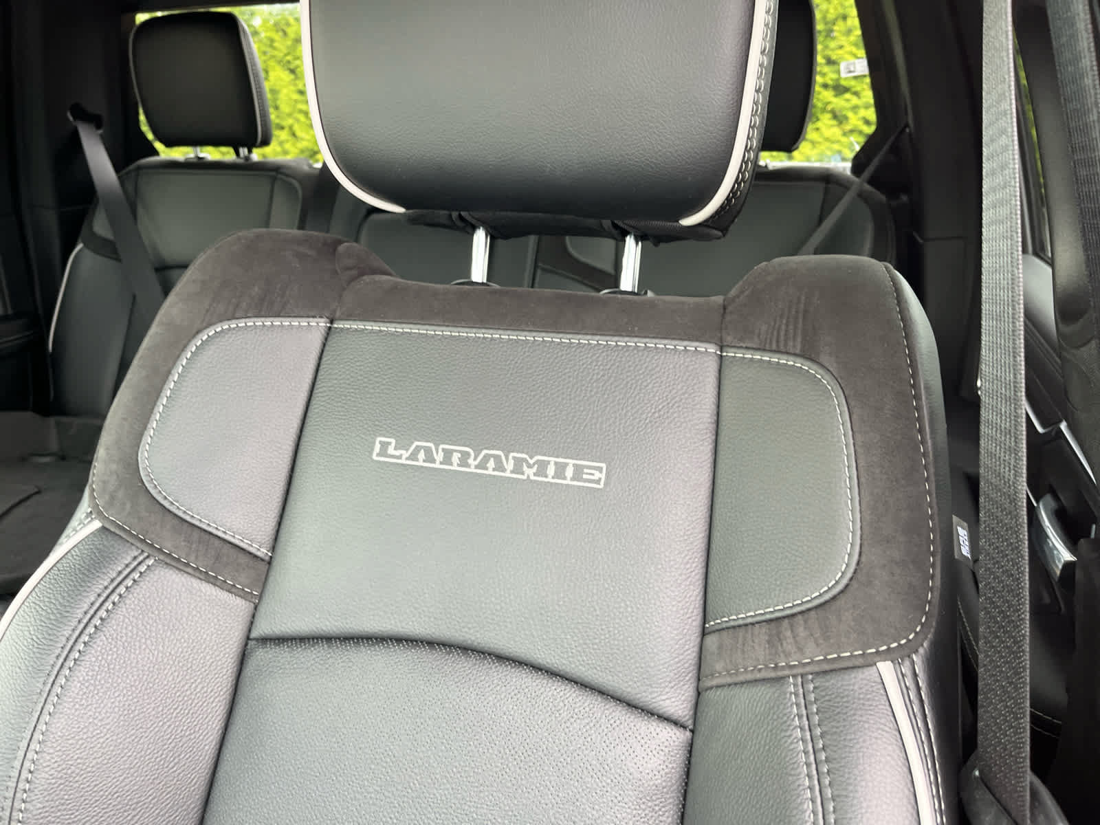 New 2026 RAM 3500 Laramie AWD/4WD image 24