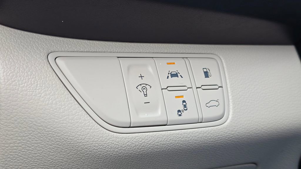 Used 2019 Genesis G70 2.0T Advanced w/ Elite Package image 24