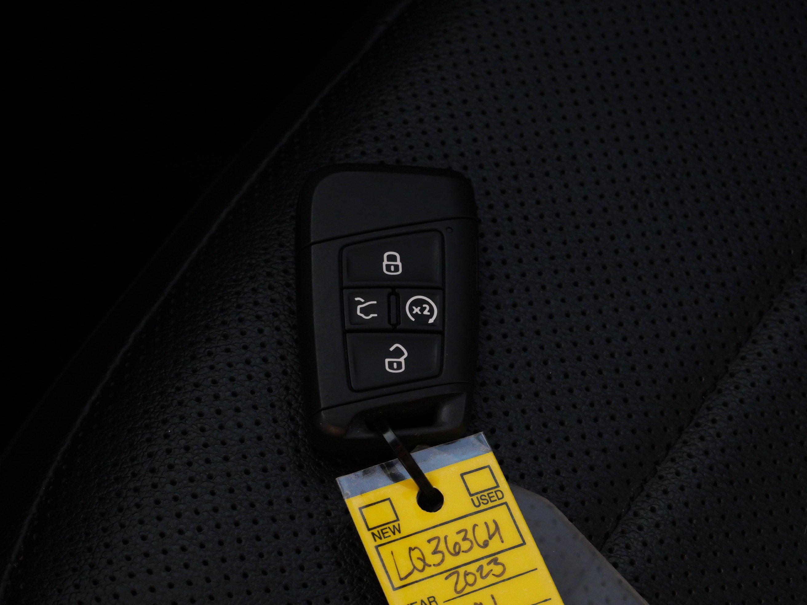 Used 2023 Volkswagen Tiguan SEL R-Line AWD/4WD image 32