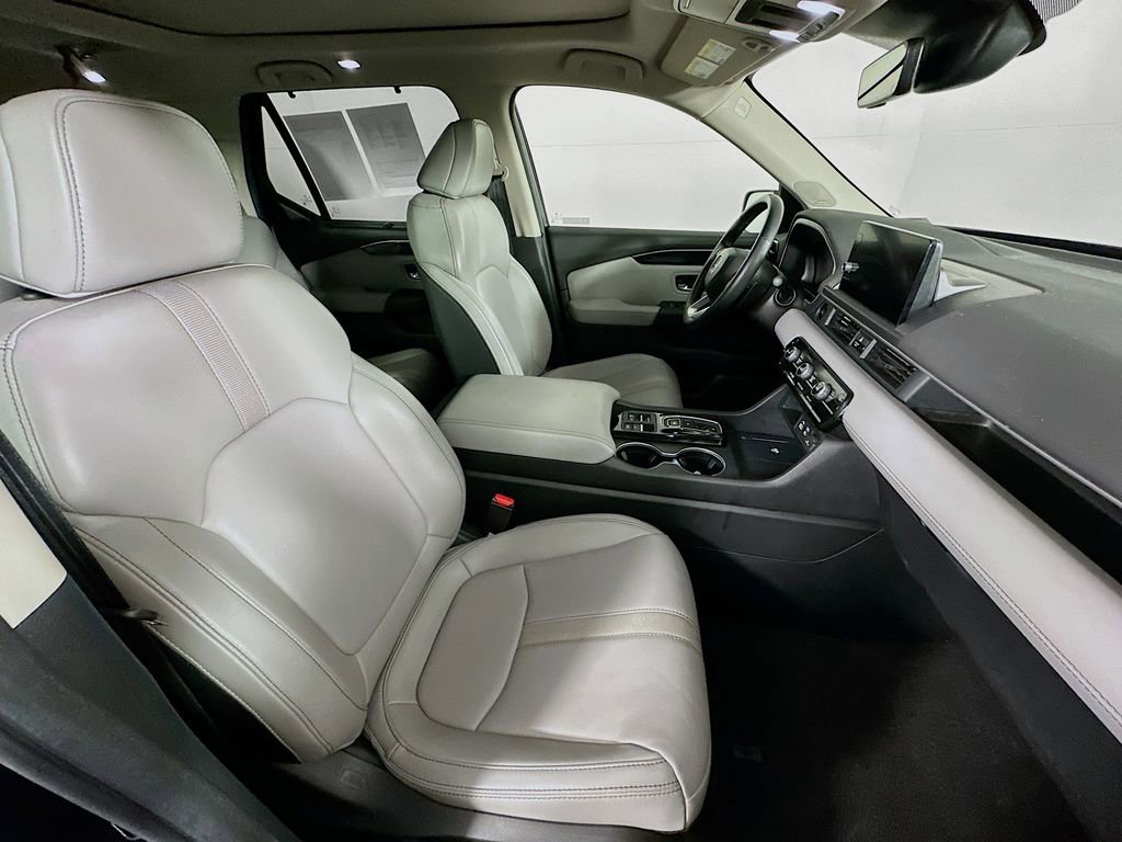 Used 2023 Honda Pilot Touring image 38