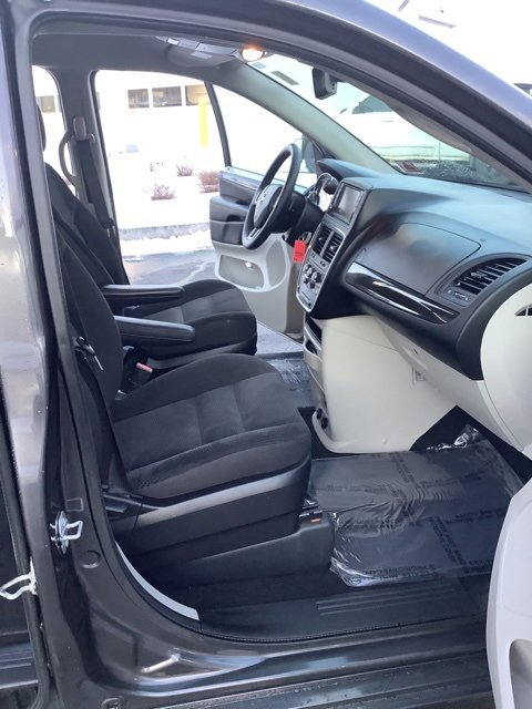 Used 2019 Dodge Grand Caravan SE image 17