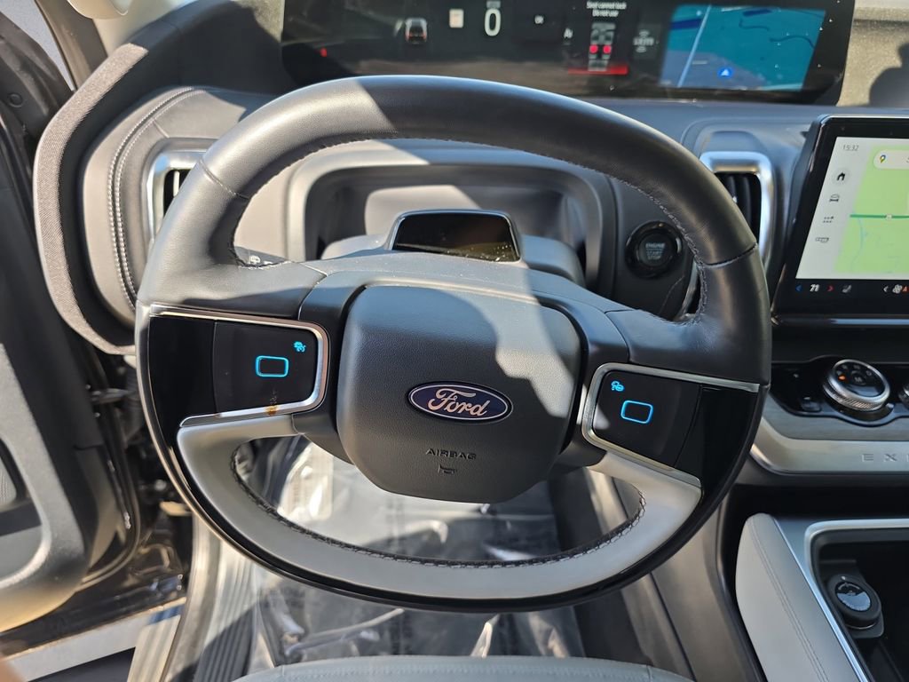Used 2025 Ford Expedition Platinum image 12