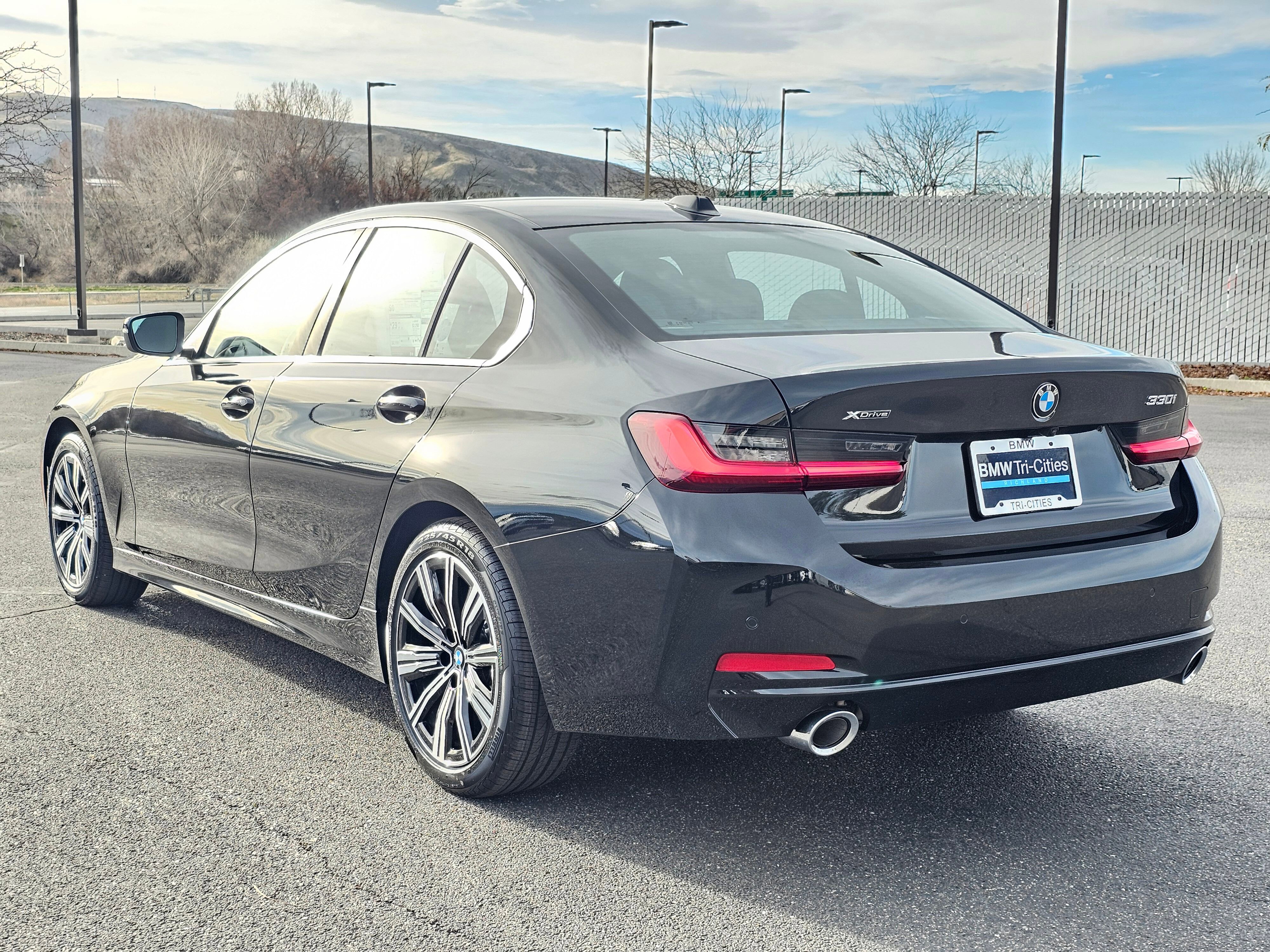 New 2026 BMW 330i xDrive Sedan w/ Premium Package image 4