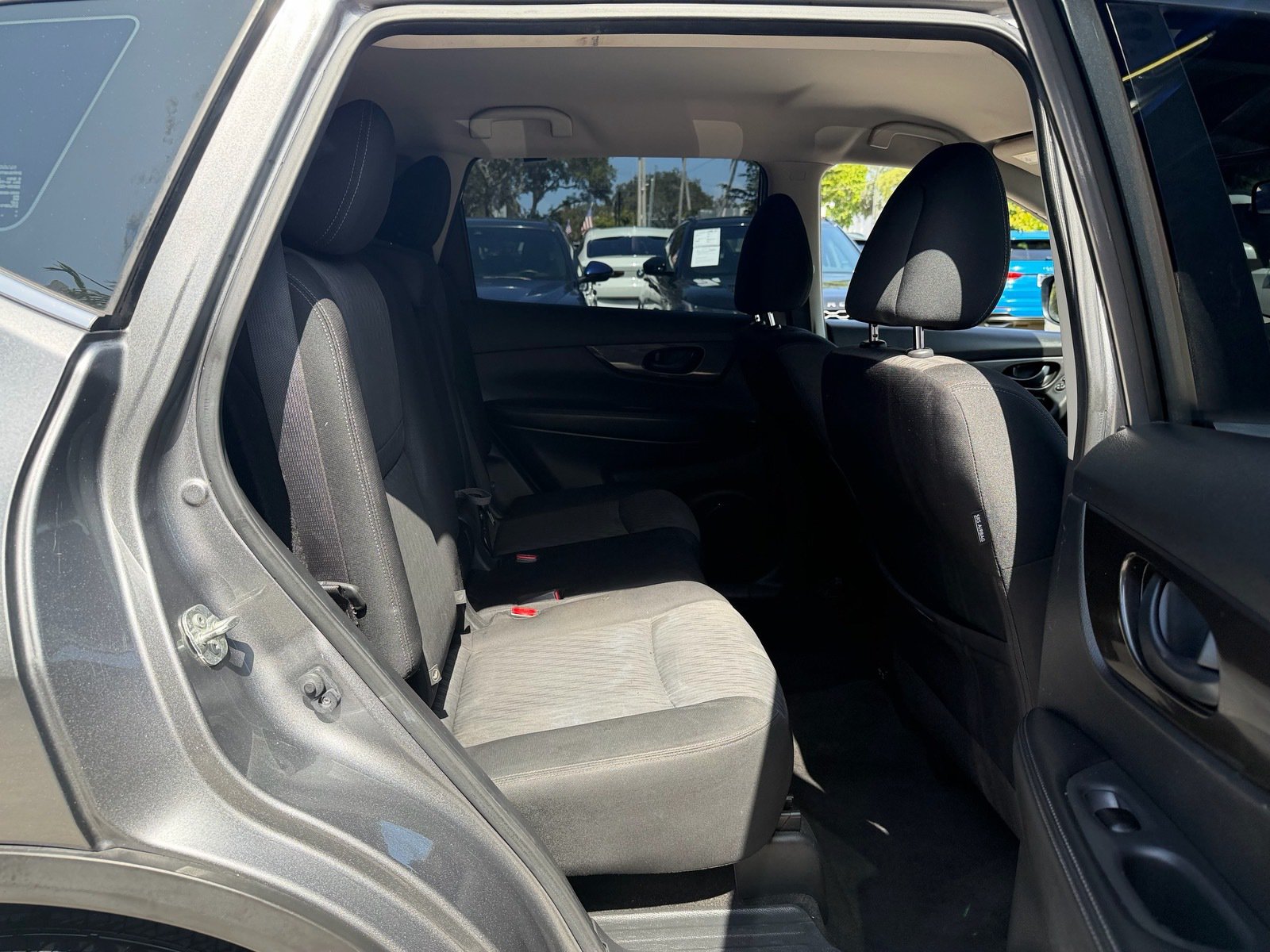 Used 2020 Nissan Rogue S FWD image 15