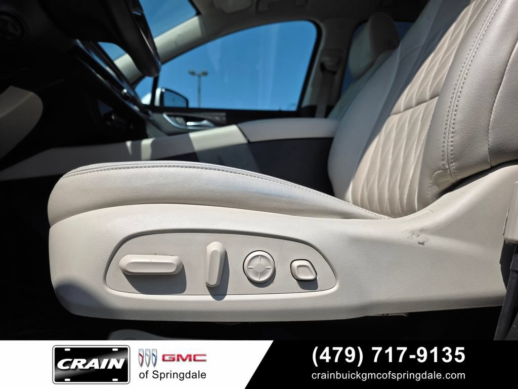 Used 2022 Buick Enclave Avenir w/ Avenir Technology Package AWD/4WD image 11
