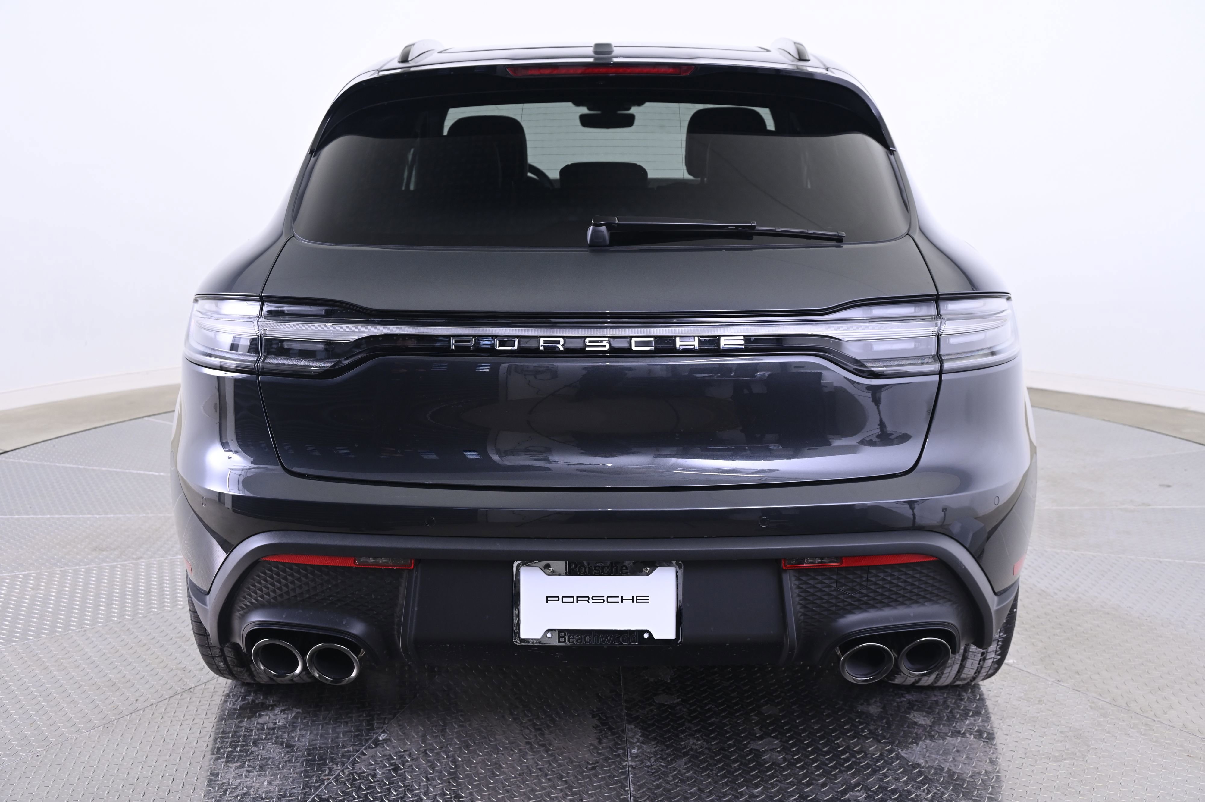 Certified 2026 Porsche Macan AWD/4WD image 6