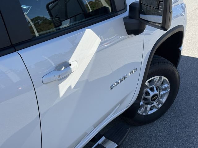 Used 2025 Chevrolet Silverado 2500 LT w/ Convenience Package image 10