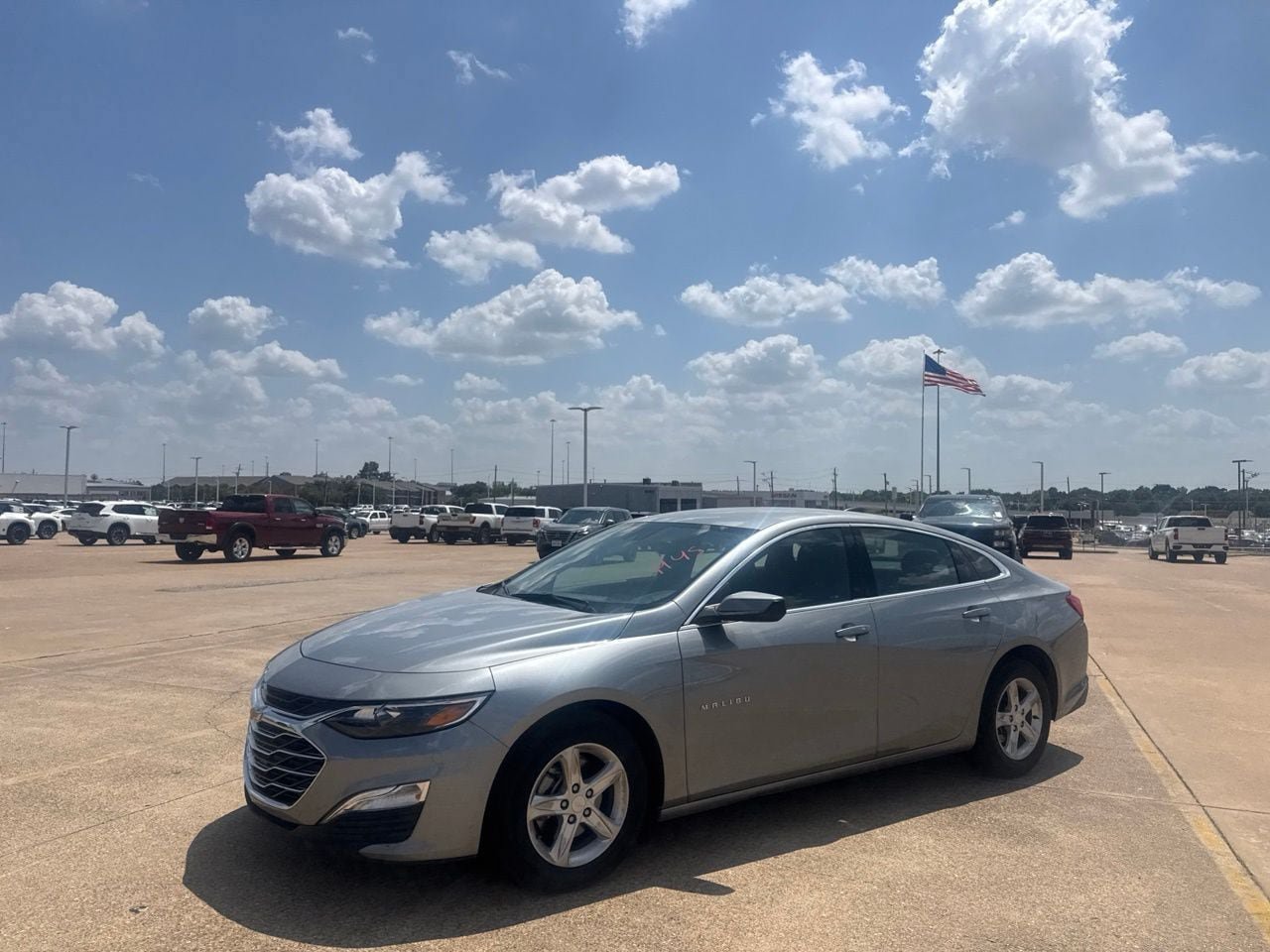 Used 2025 Chevrolet Malibu LS FWD image 9