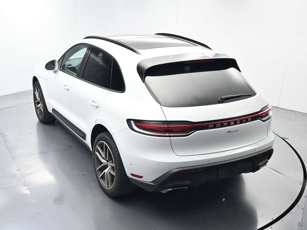 Certified 2023 Porsche Macan AWD/4WD image 32