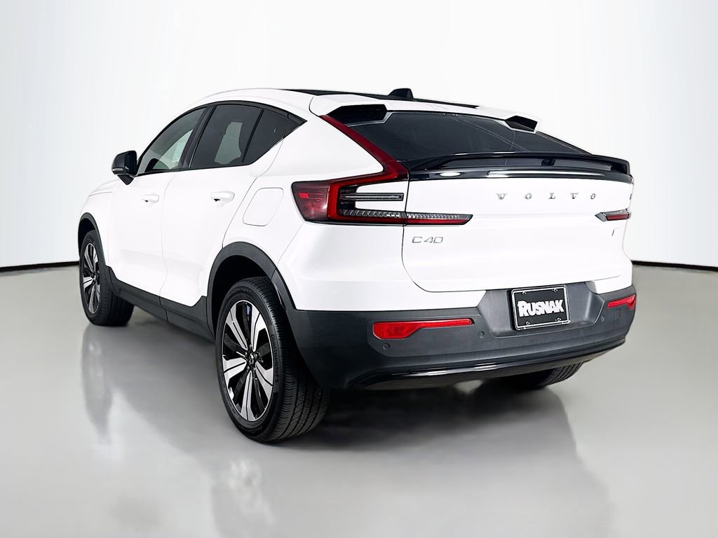 Used 2023 Volvo C40 Recharge Core image 5