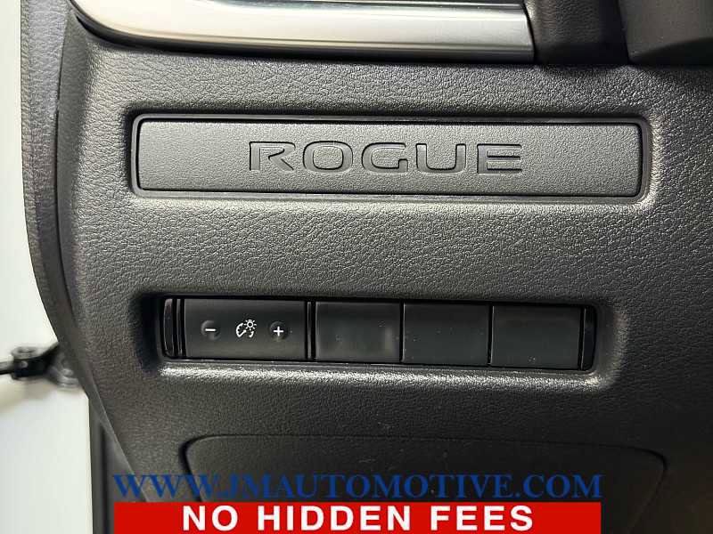 Used 2023 Nissan Rogue S image 33