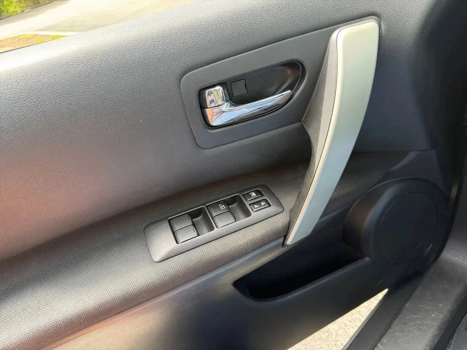 Used 2015 Nissan Rogue S w/ Convenience Package FWD image 17