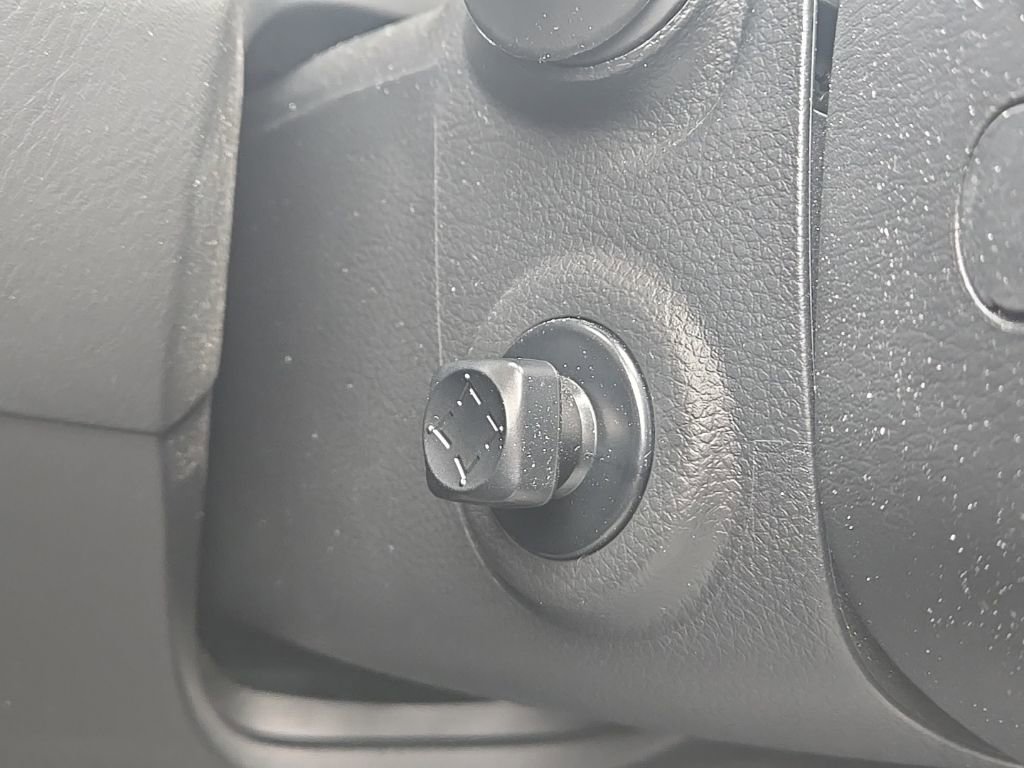 Used 2024 Nissan Armada SL w/ Captain's Chairs Package image 25