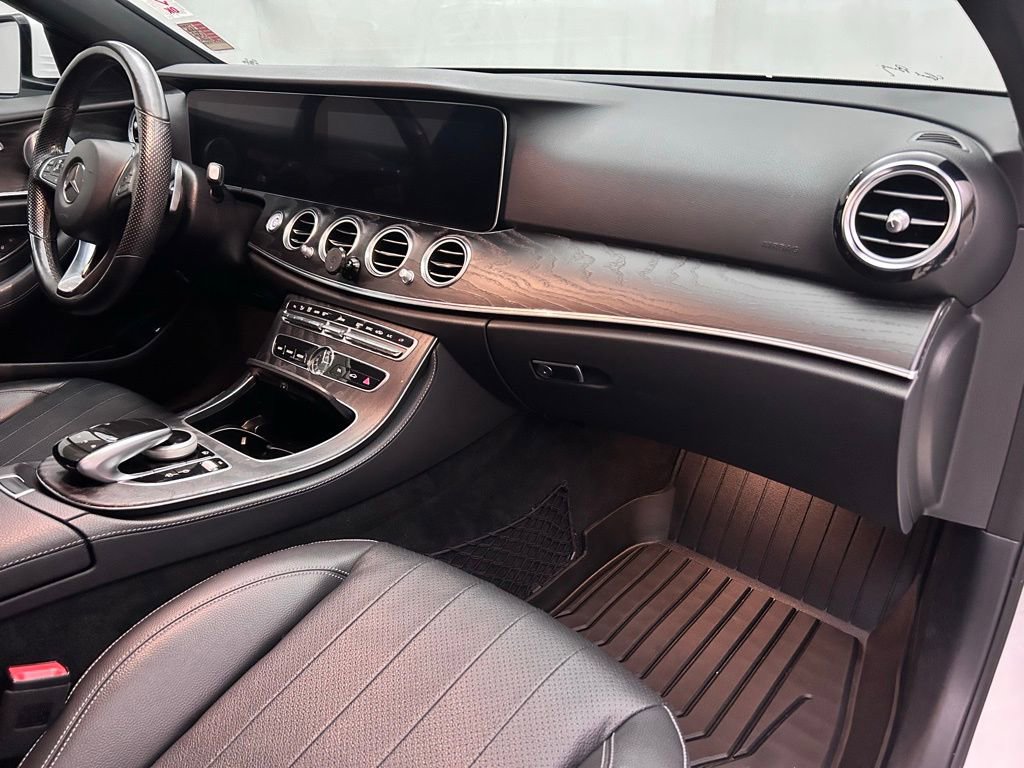 Used 2018 Mercedes-Benz E 300 4MATIC image 19