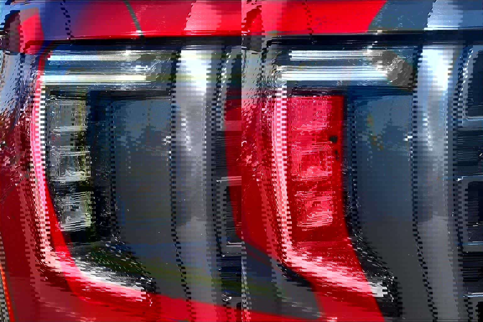 Used 2022 GMC Yukon AT4 image 31