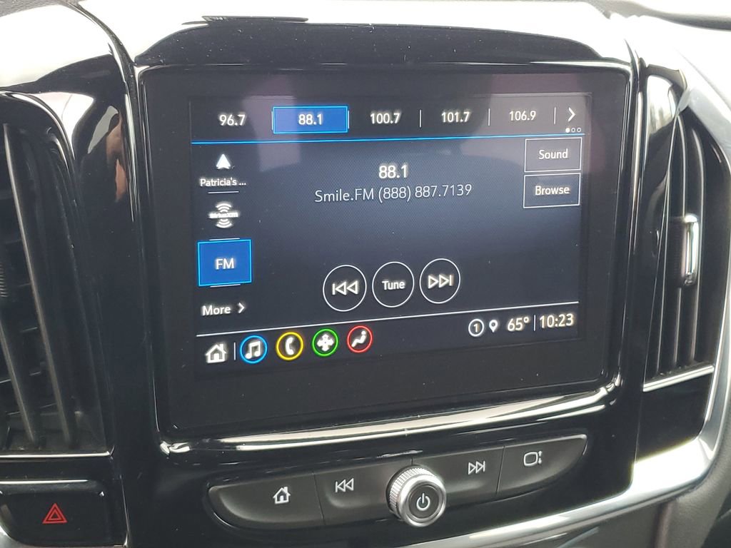 Used 2023 Chevrolet Traverse LT image 17