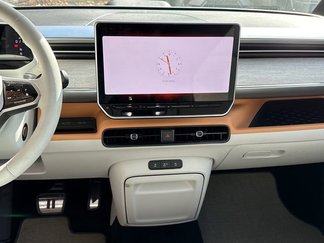 New 2025 Volkswagen ID. Buzz 1st Edition image 17