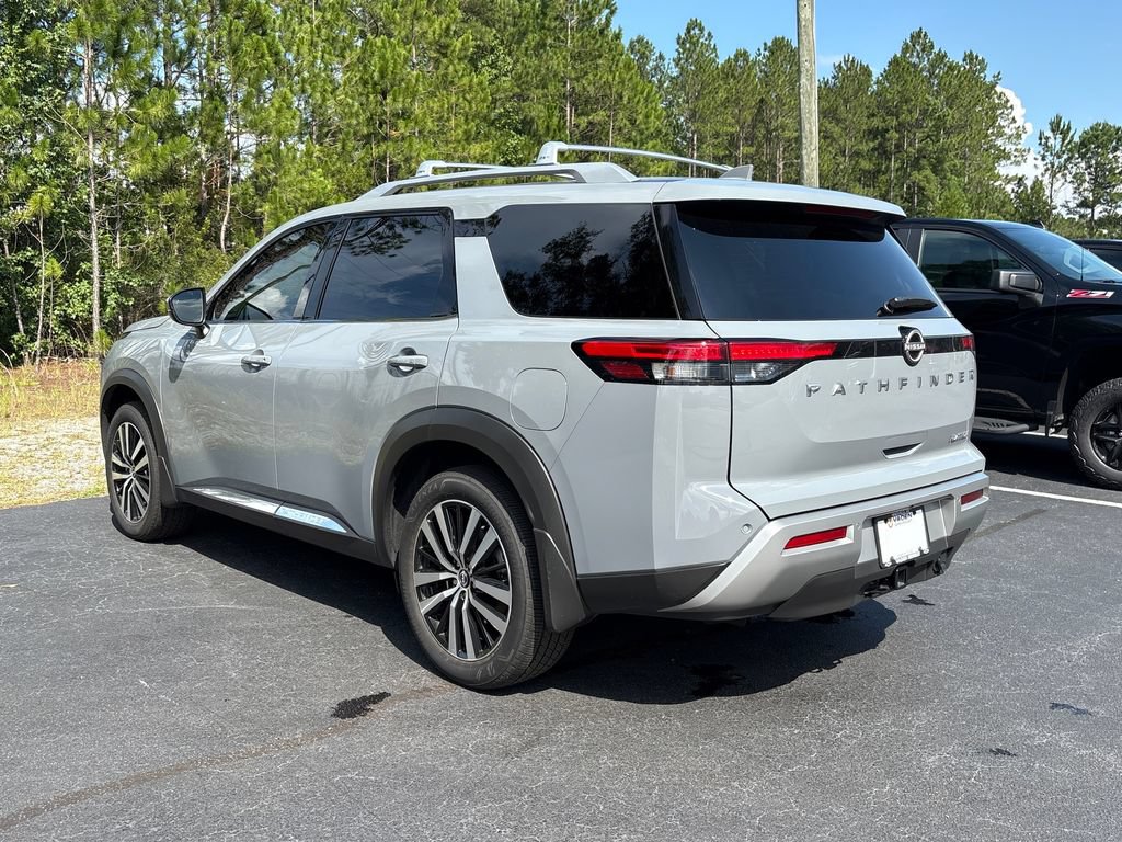 Used 2025 Nissan Pathfinder Platinum FWD image 30