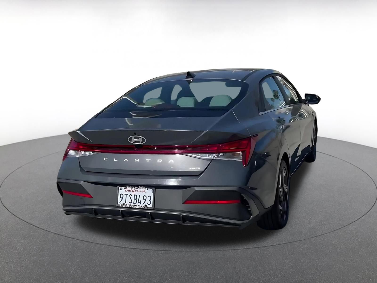 Used 2025 Hyundai Elantra Limited image 15