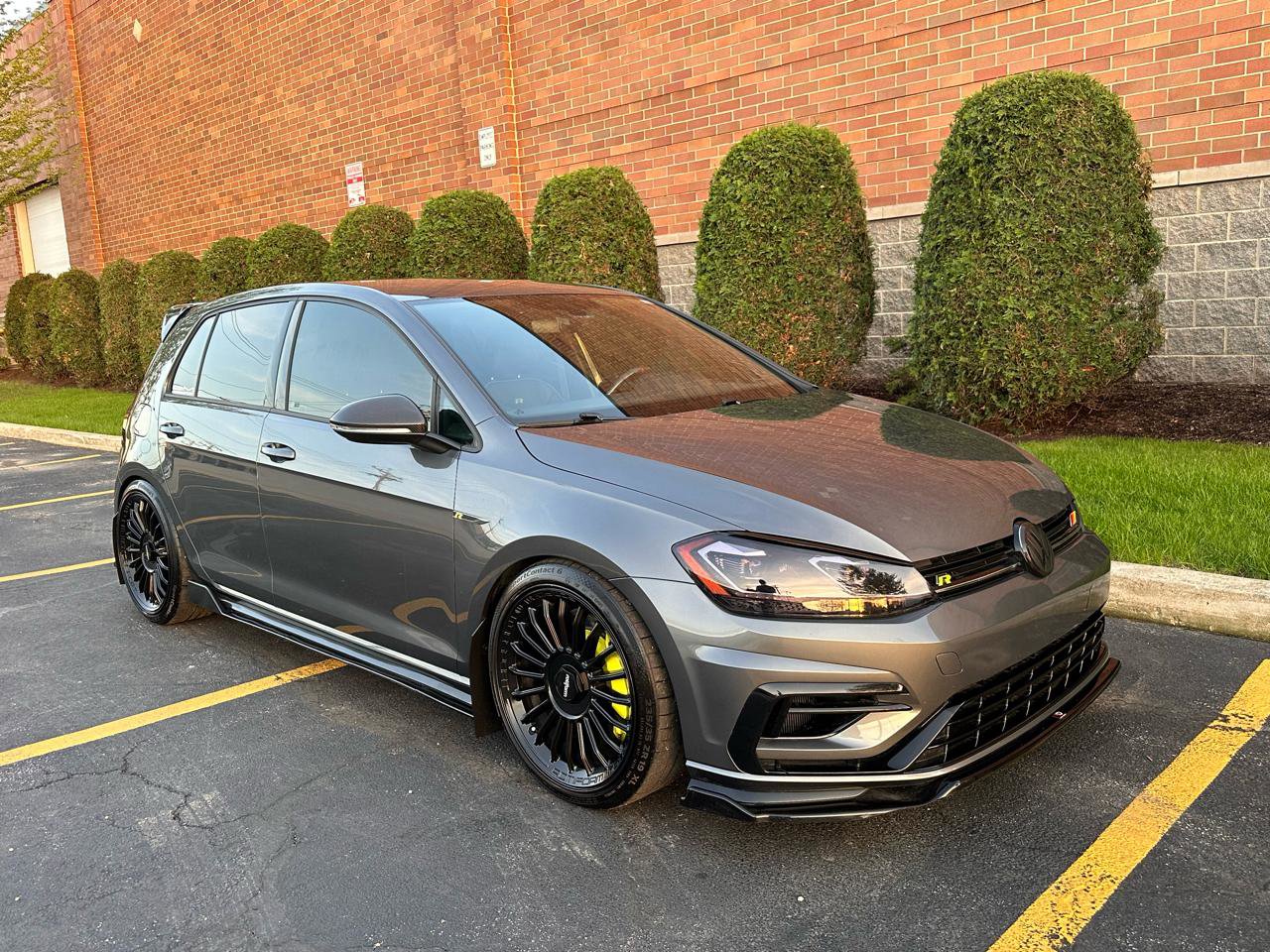 Used 2019 Volkswagen Golf R 4-Door AWD/4WD image 42
