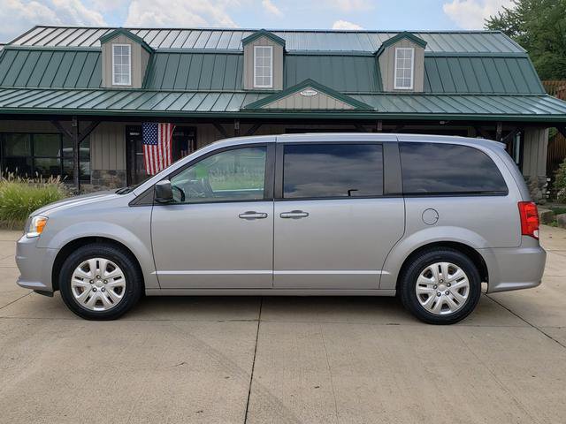 Used 2018 Dodge Grand Caravan SE w/ UConnect Hands-Free Group FWD image 2
