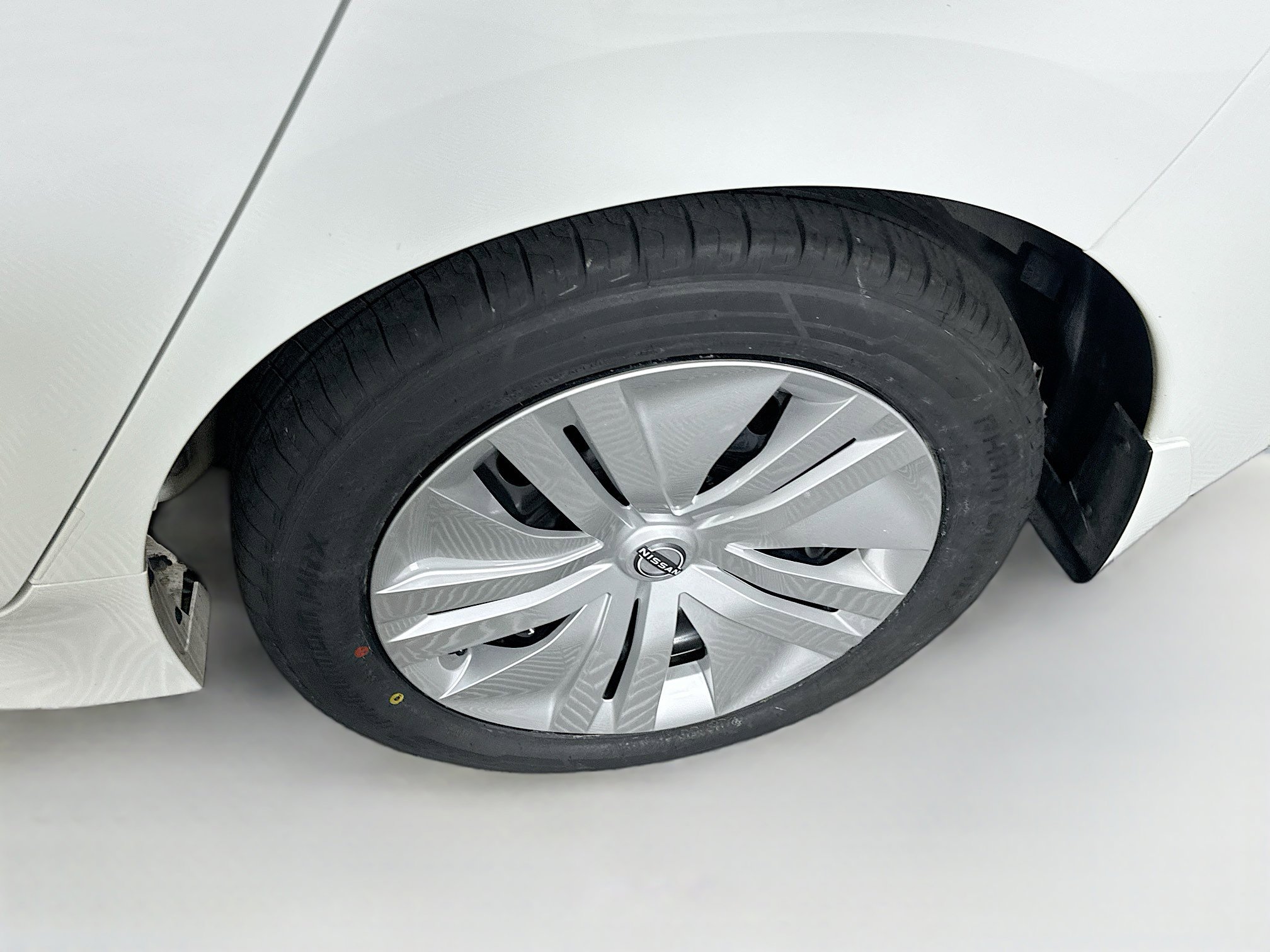 Used 2024 Nissan Leaf S FWD image 11
