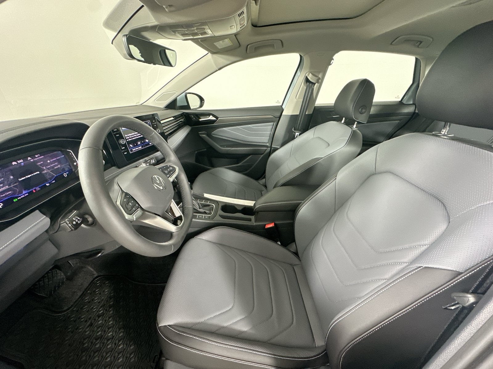 Used 2026 Volkswagen Jetta SEL FWD image 30