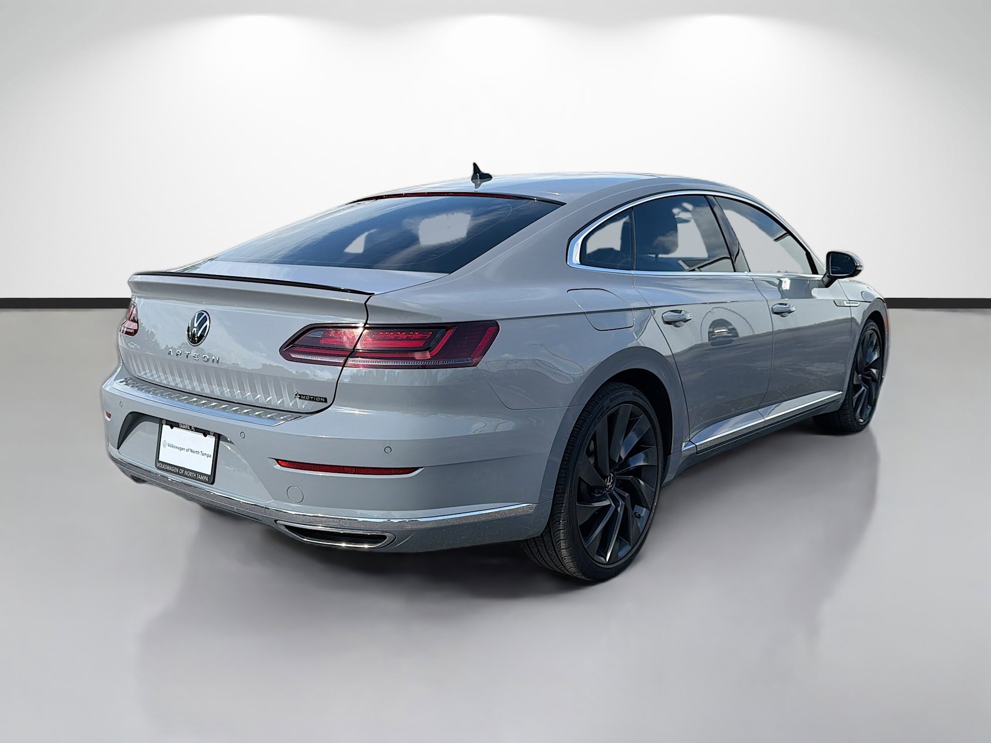 Used 2023 Volkswagen Arteon SEL AWD/4WD image 3