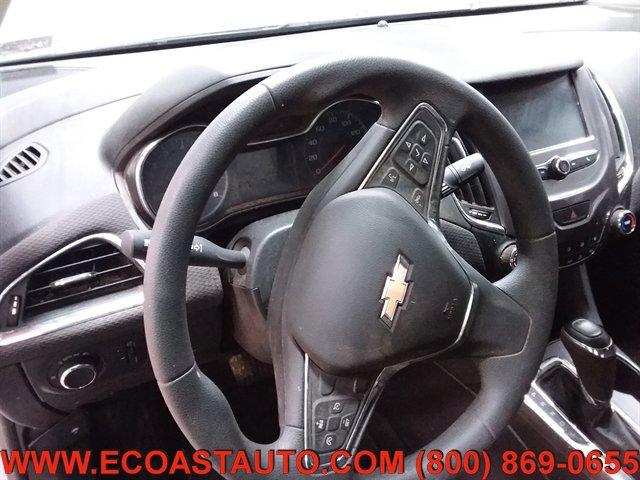 Used 2017 Chevrolet Cruze LT w/ Convenience Package FWD image 11