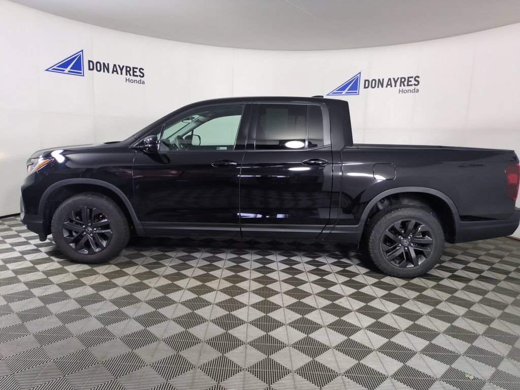Used 2023 Honda Ridgeline Sport image 2