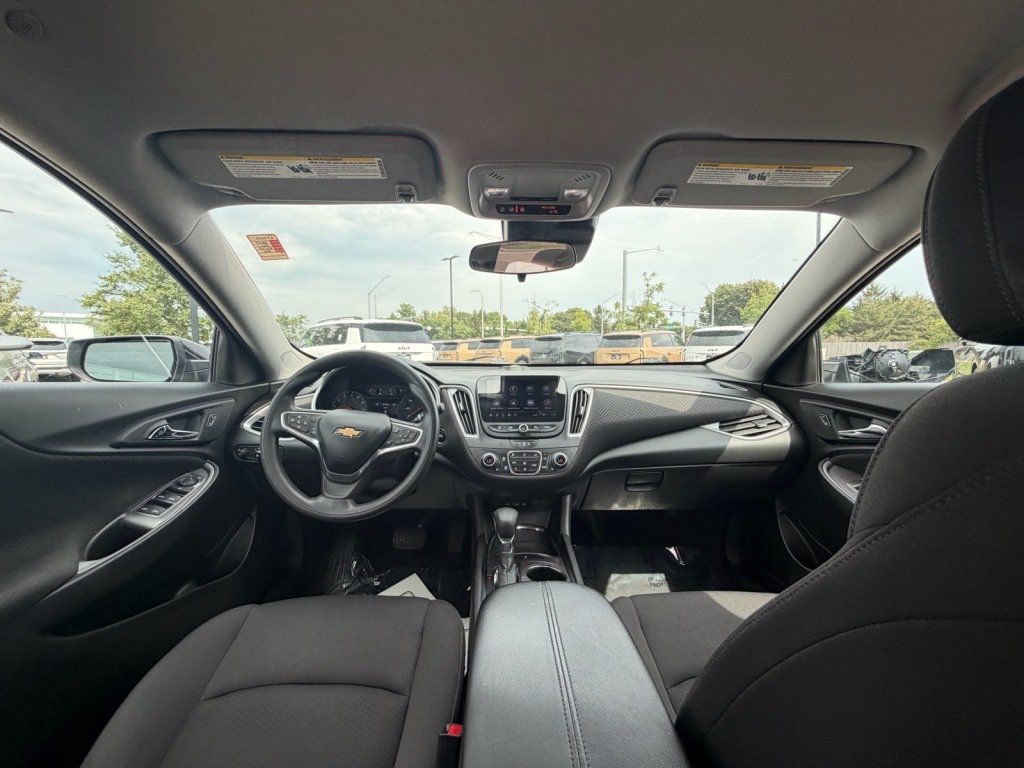Used 2023 Chevrolet Malibu LT FWD image 7